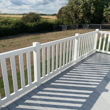 The Lodge Selsey Exterior foto